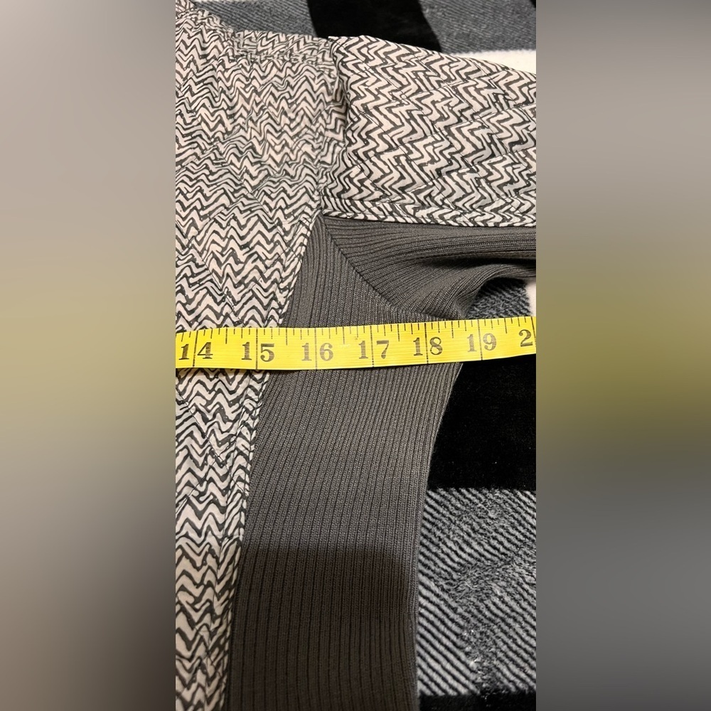 Merona Women’s Gray Medium Jacket with Pockets Inside & Out With Zipper & Snaps - Picture 9 of 12